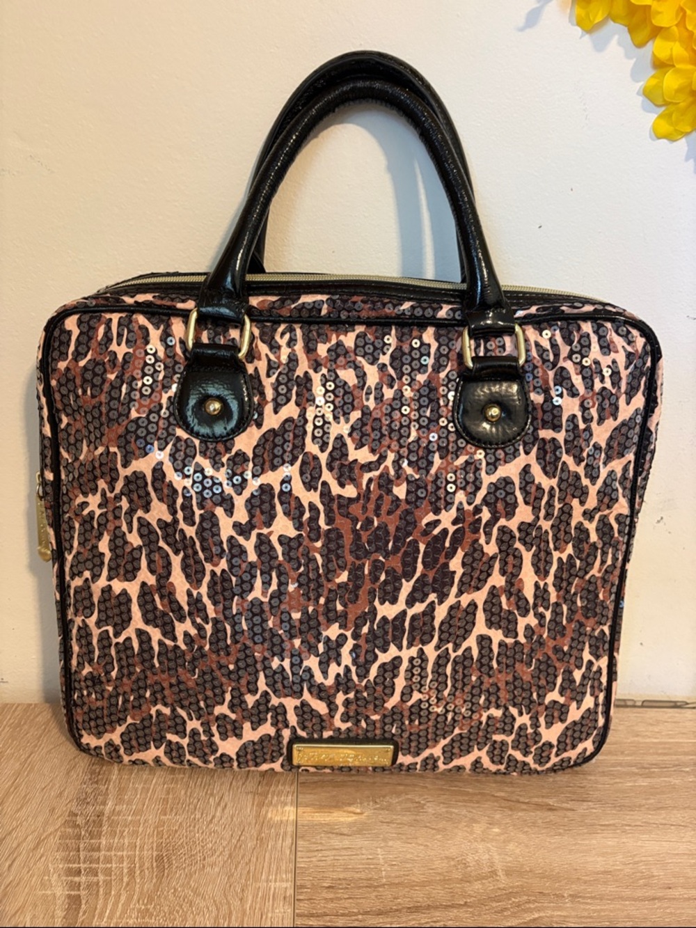 Betsy Johnson Animal Leopard Print
Sequined Bag Tote Y2K-2 Handles